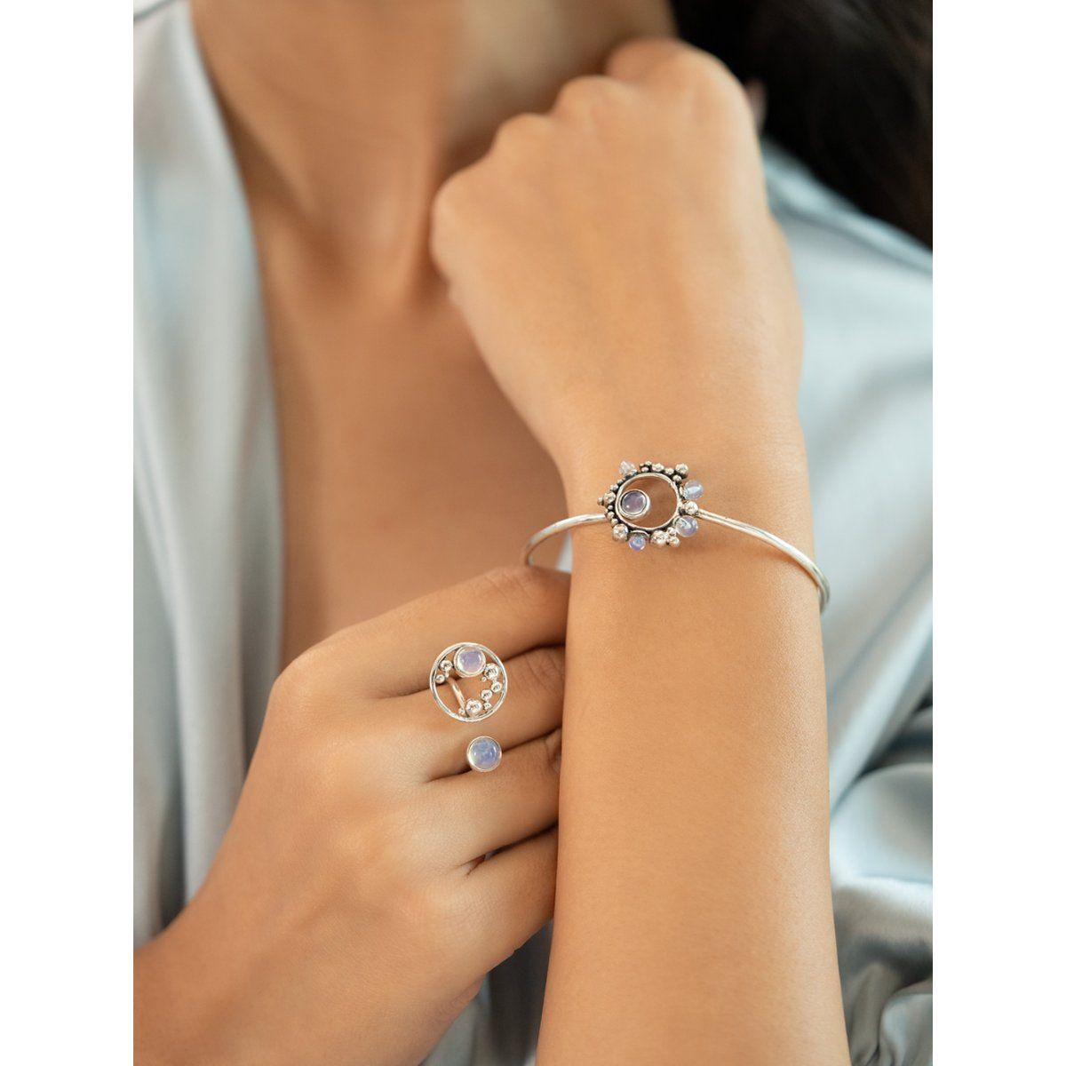 Caratlane platinum bracelets online