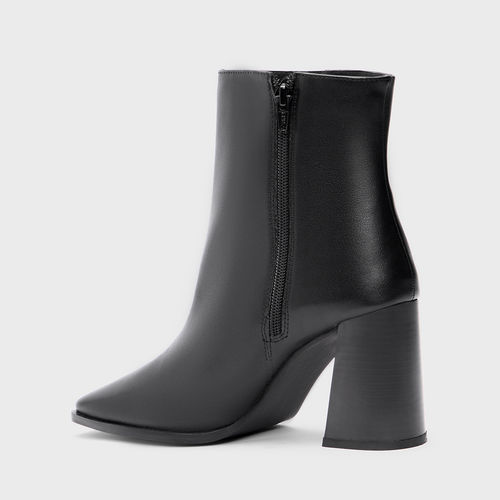 Buy Twenty Dresses by Nykaa Fashion Black Textured Classic High