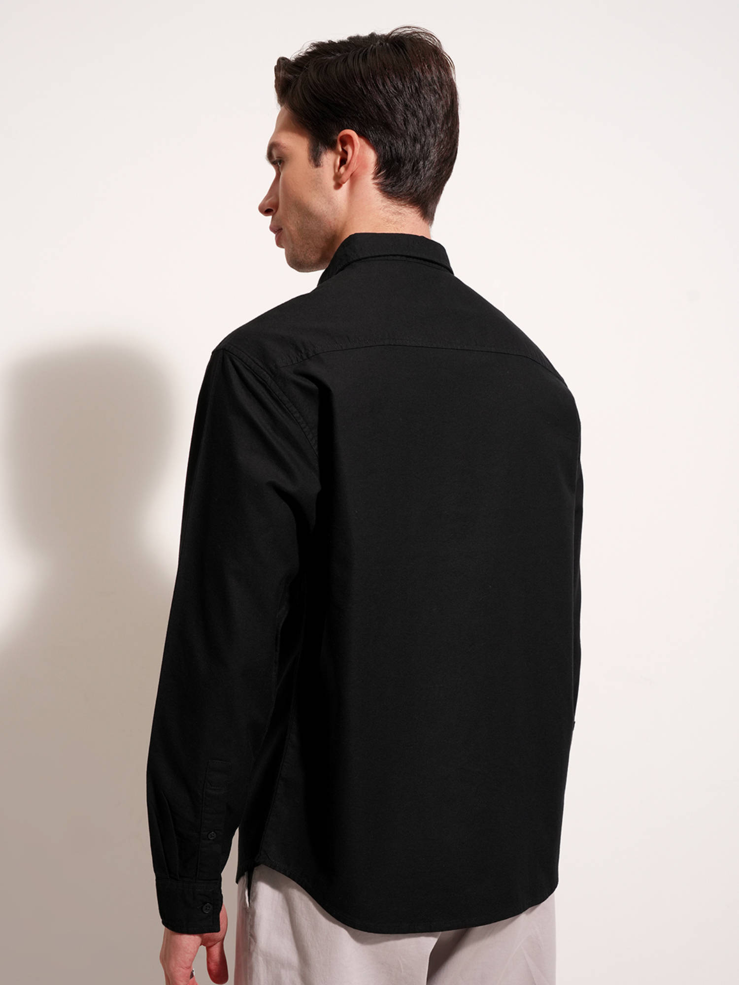Buy HIGHLANDER Men Black Solid Relaxed Shirt Online
