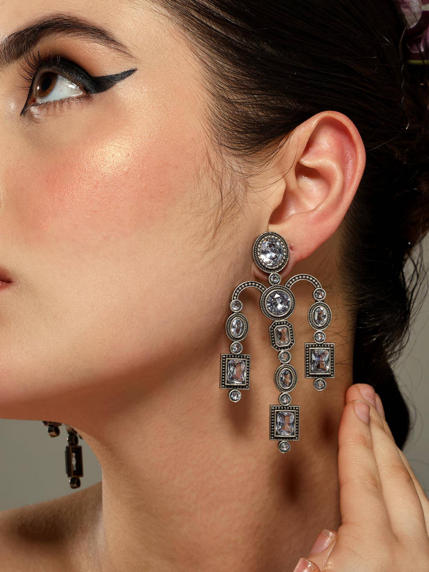 VENI Silver Plated Oxidised Drop Earrings