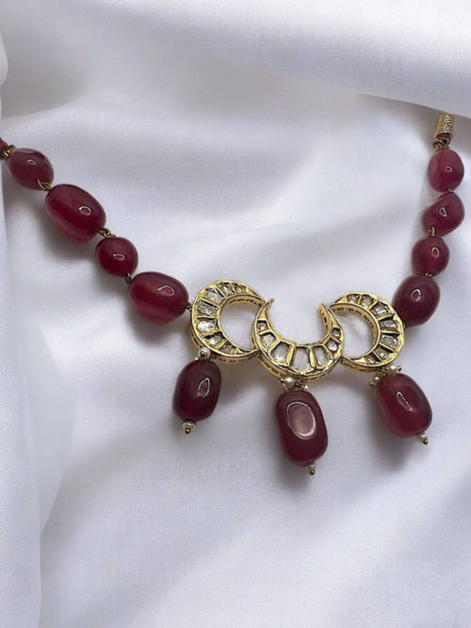 XAGO Le Cadira Maroon Beads and White Khundan Necklace