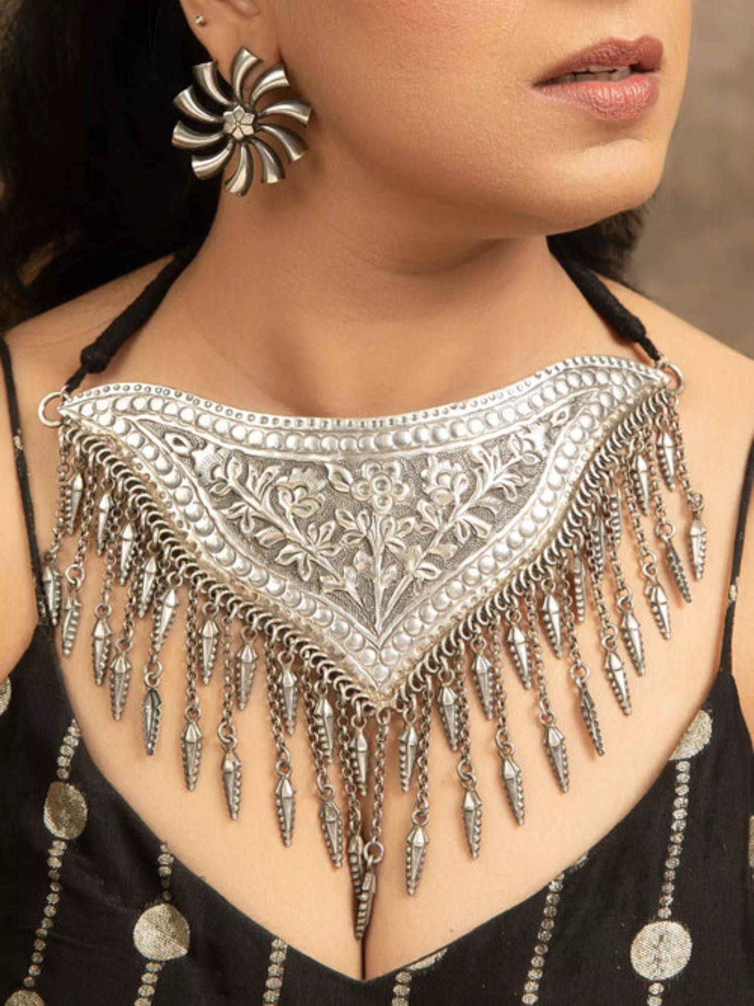 XAGO Dhanshree Sliver Oxidised Necklace Set With Earrings