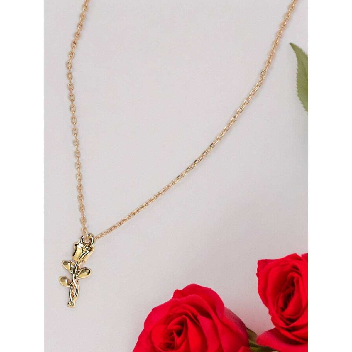 OOMPH Rose Shape Charm Delicate Gold Tone Fashion Anklet