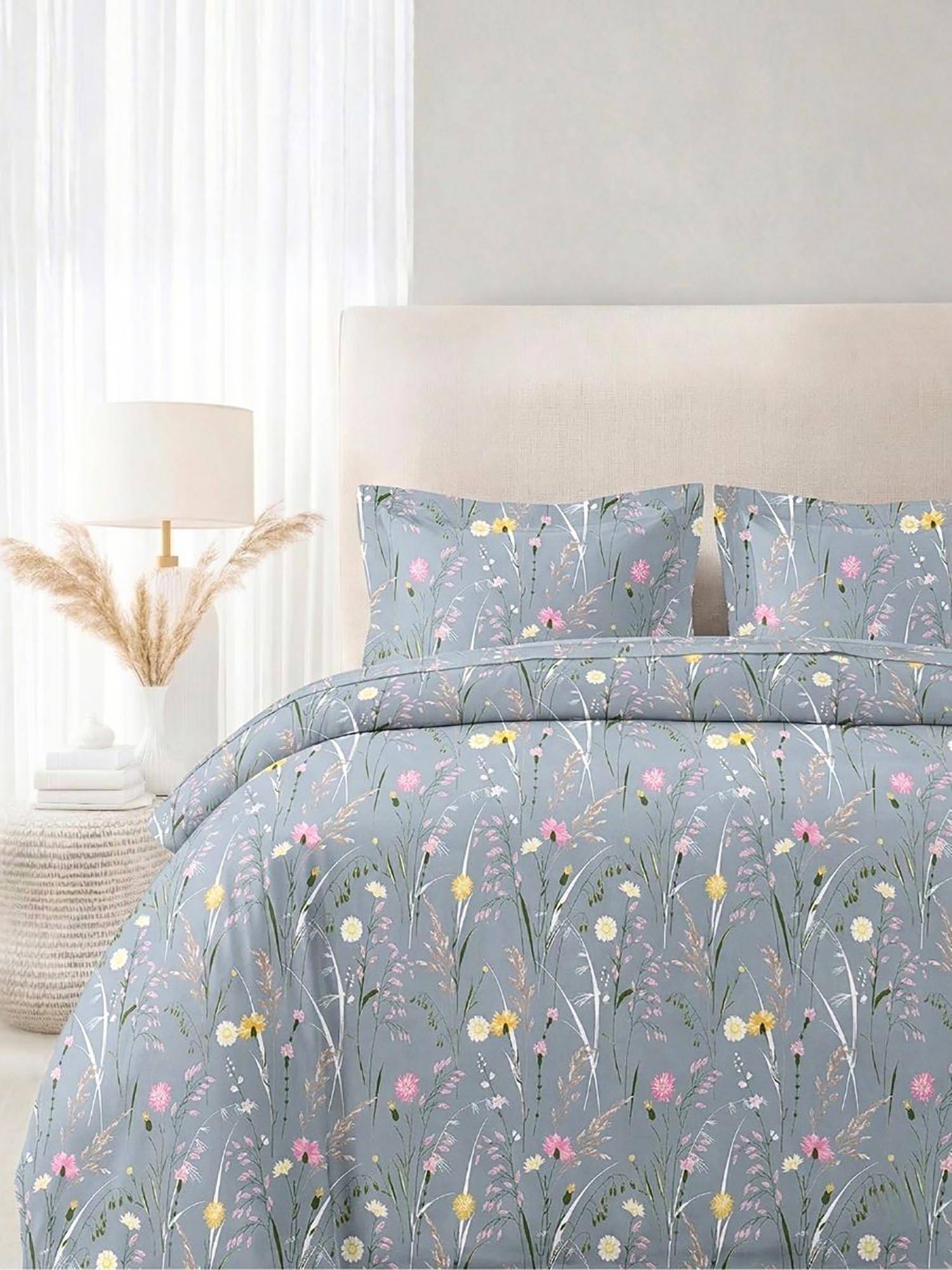 The White Moss Blended Cotton Double Size Bedsheet with 2 Pillow Covers -Whispering Grass Botanical