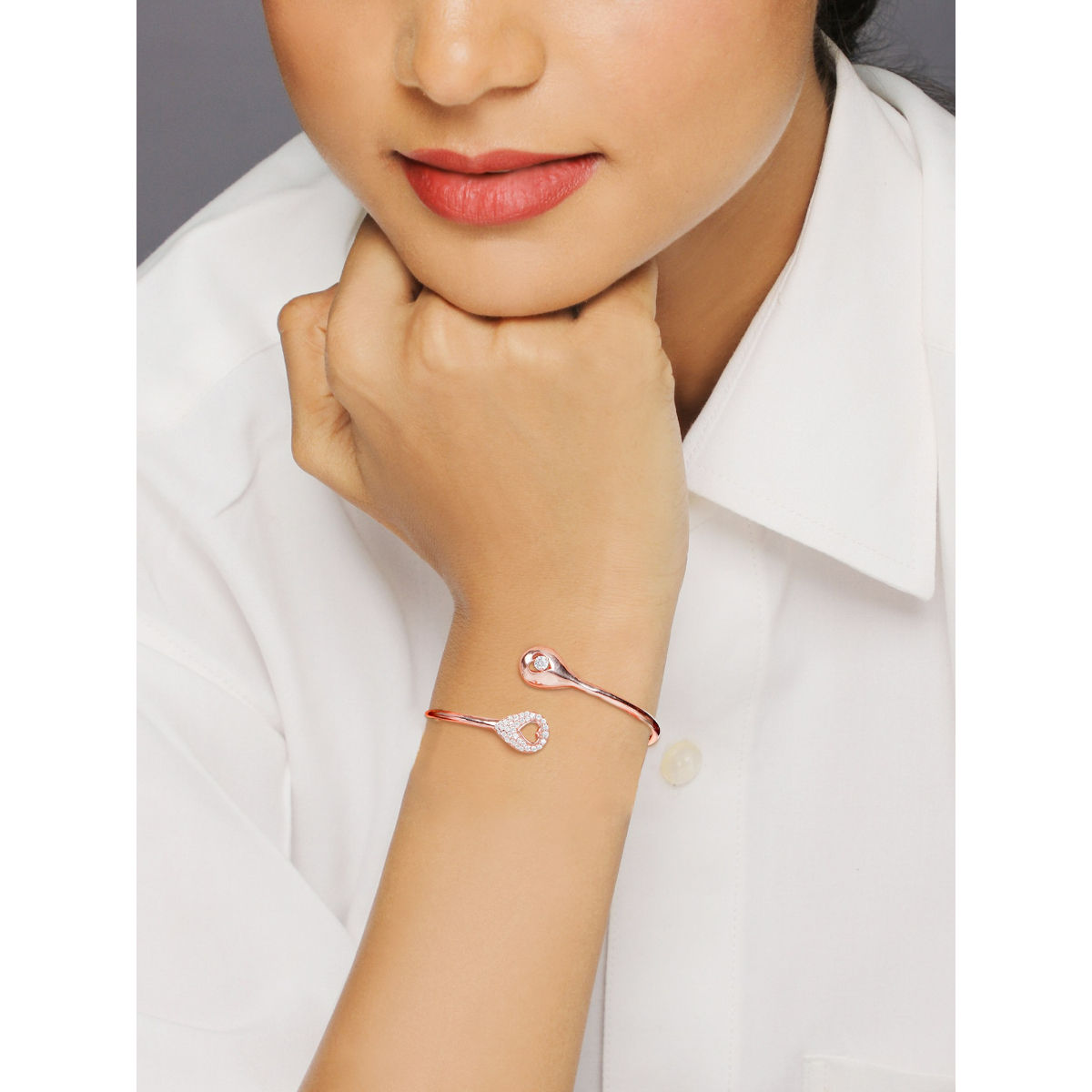 Details more than 64 found bracelet super hot