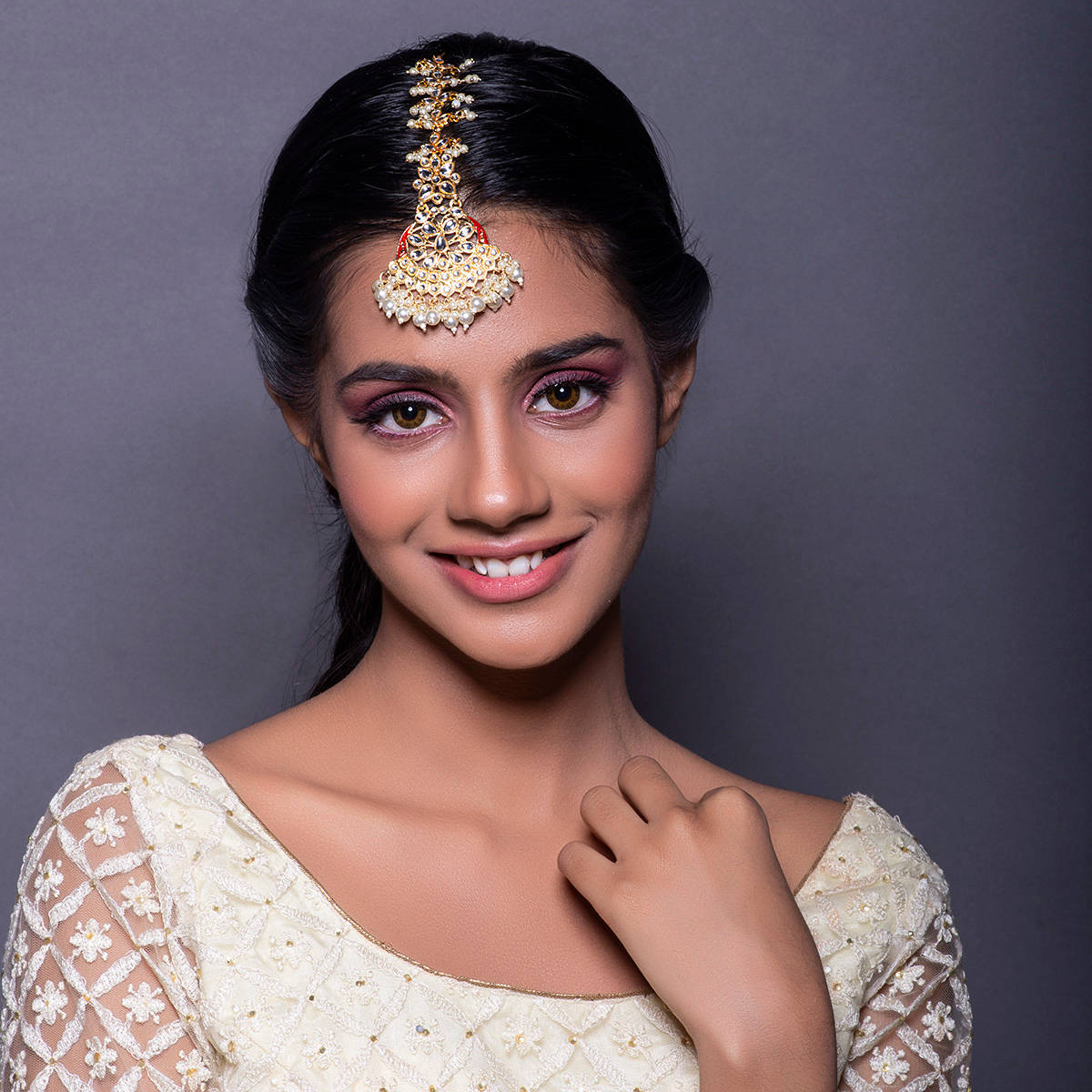 Fida Wedding Gold Ethnic Kundan & Pearl Detailing Maangtikka For Women
