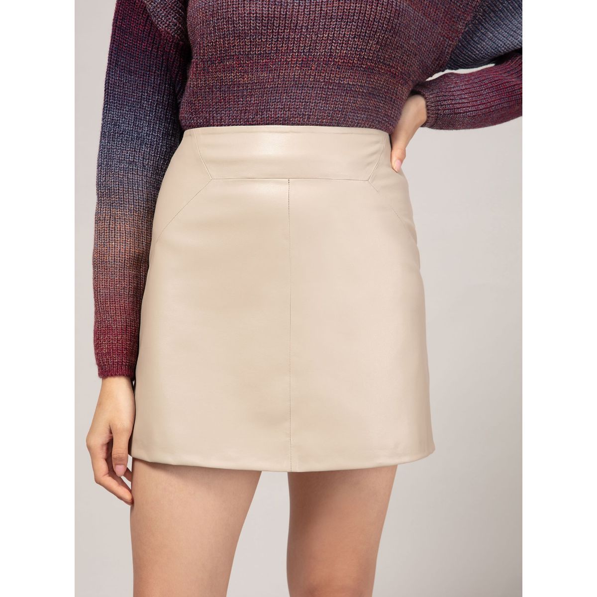 Beige skirt outlet short