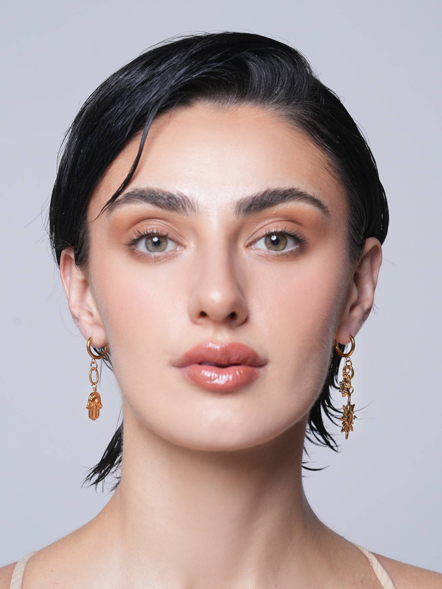 CAO JEWELLERY White Vintage Sunflower Drop Earrings