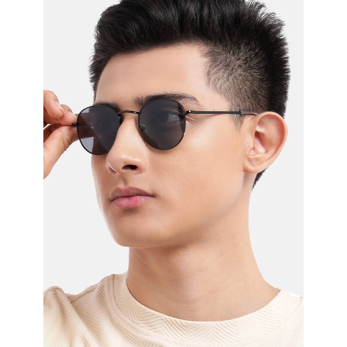 Carlton London Black Toned with Uv Protected Lens Round Sunglasses (CLSU420)