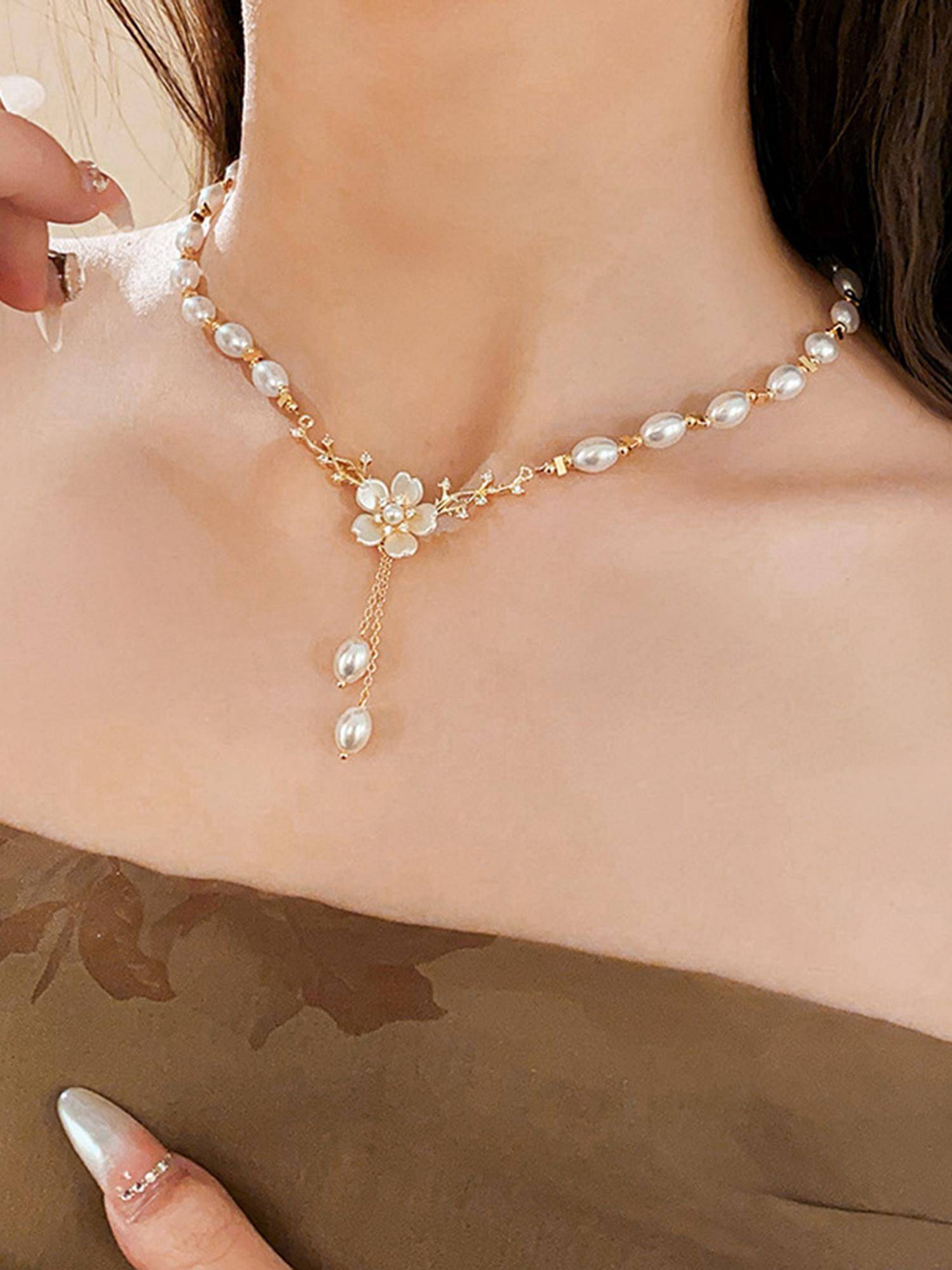 Peora Women White Gold Plated Pearl Studded Floral Design Necklace