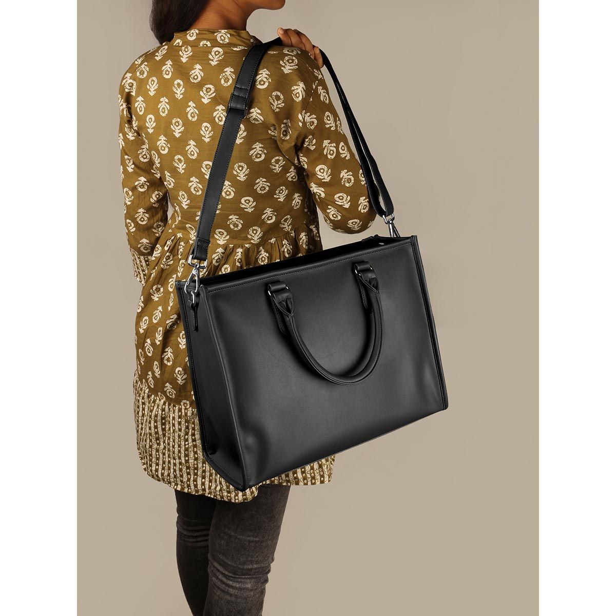 Buy The House Of Ganges Charlotte Box Vegan Leather Tote Bag - Vanta ...