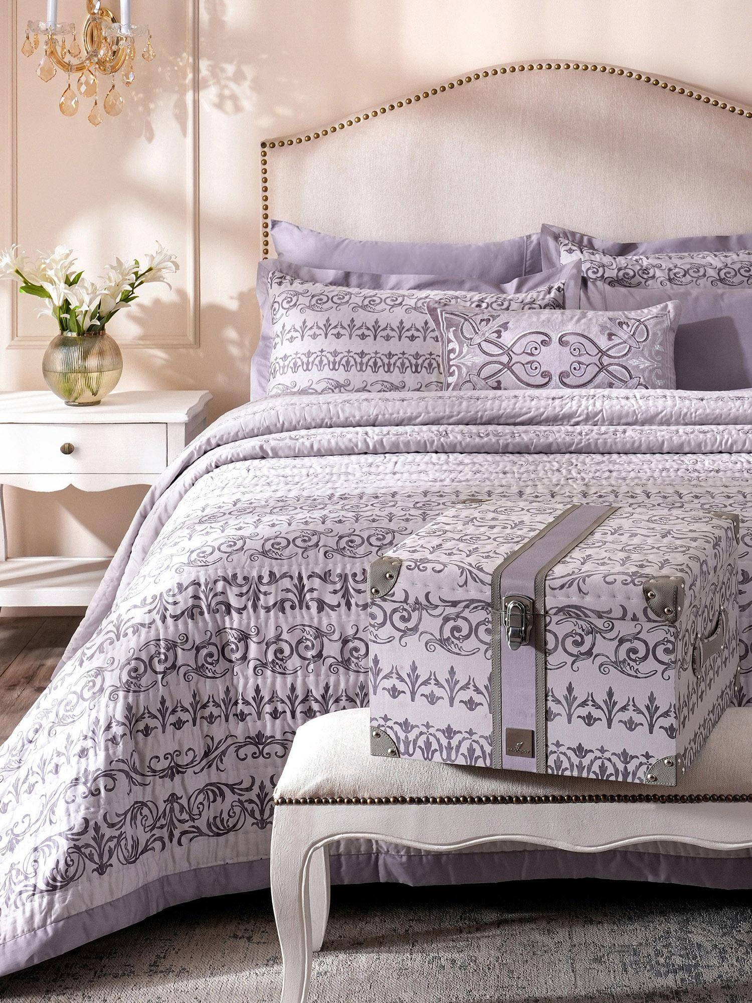 Maspar Purple Quilt + 2 Pillow Shams + Bed Sheet + 2 Pillow Cover + 1 Cushion Cover + 1 Box (Double)