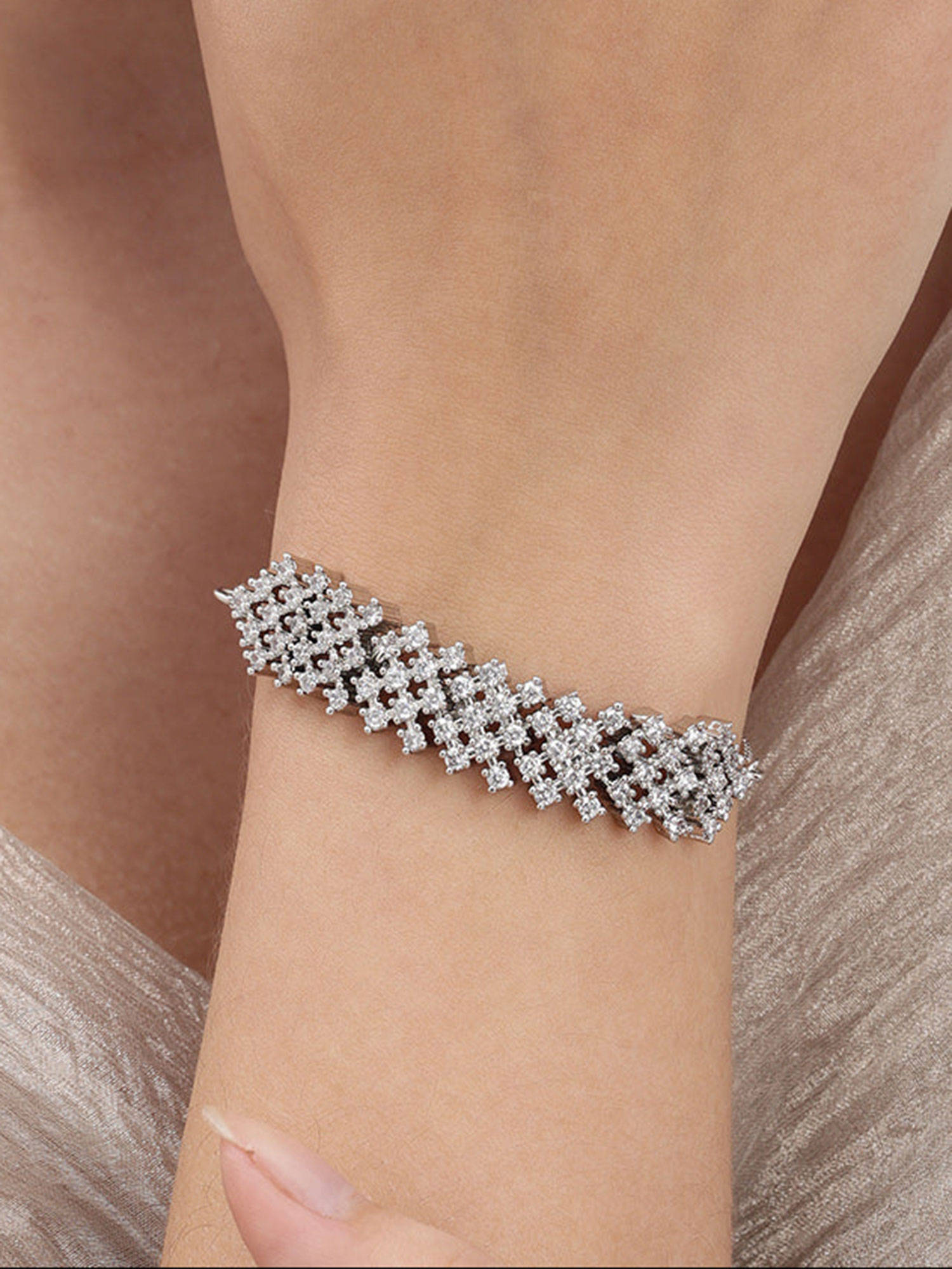 Nuyug Diamond Mesh Adjustable Bracelet