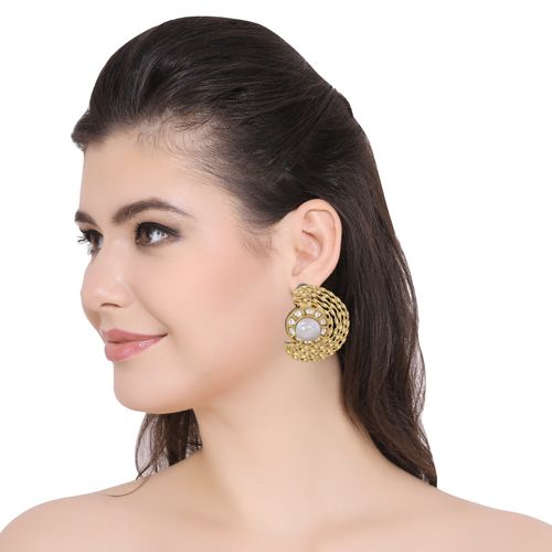 Auraa Trends Earrings : Buy Auraa Trends 22KT Gold Plated Kundan Classic  White Earrings Online