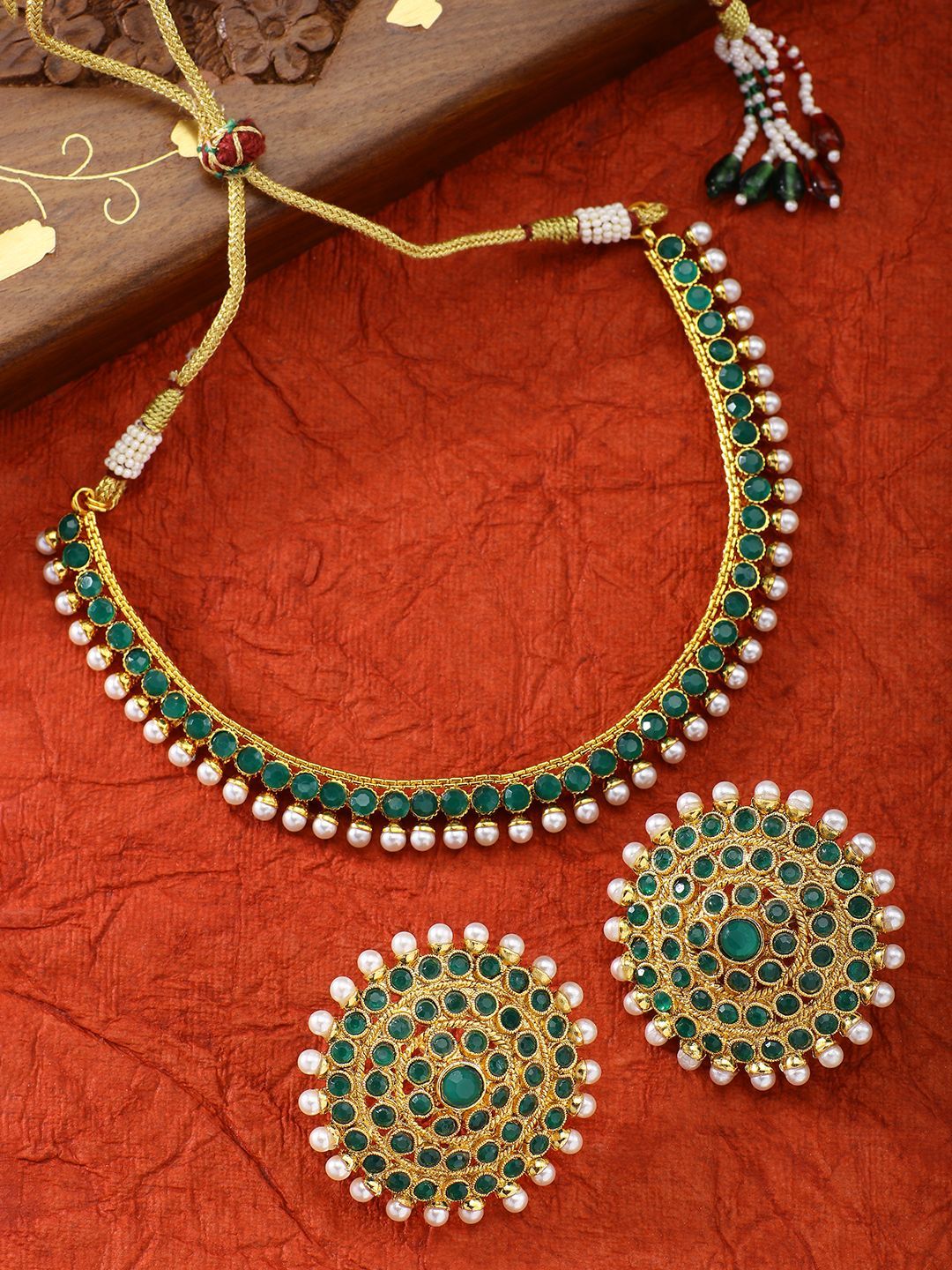green colour jewellery set