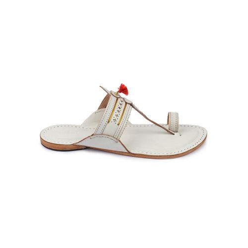 Buy Korakari Men Authentic White Kolhapuri Chappal with Star