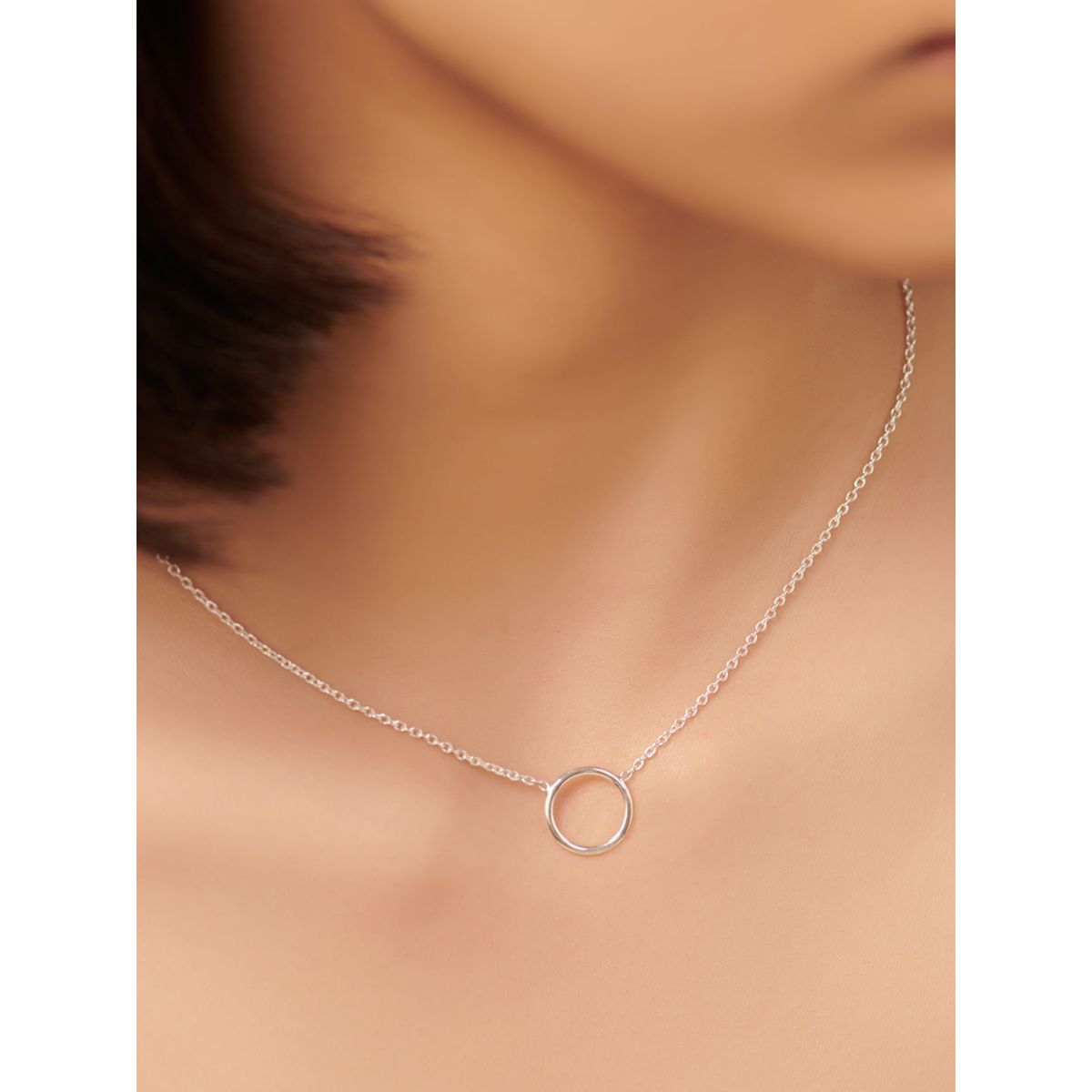 Circle Charm Single Layered Chain Necklace – Fahrya