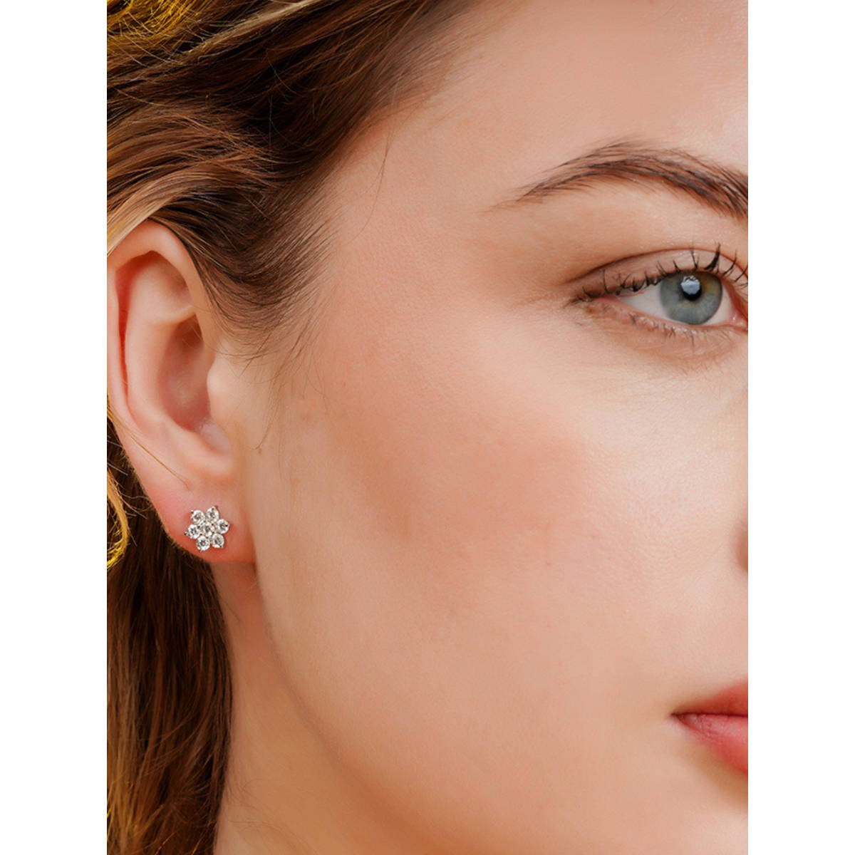 Soraya Luxe 925 Sterling Silver Rhodium Plated Floral Studs Earrings