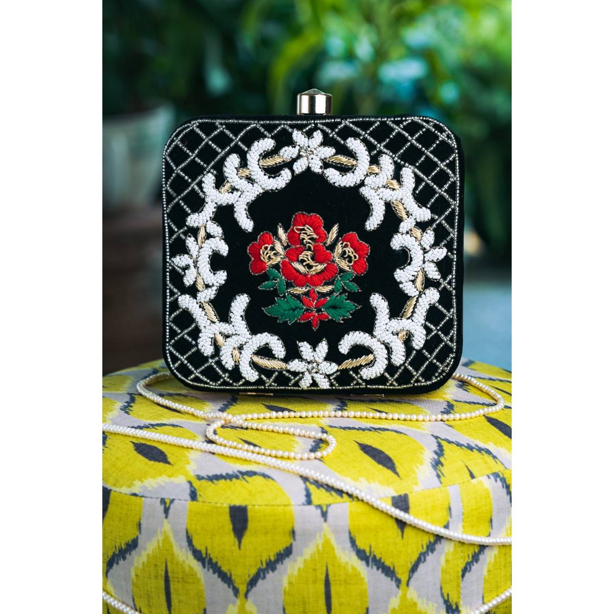 NR BY NIDHI RATHI Women Black Embellished Clutch