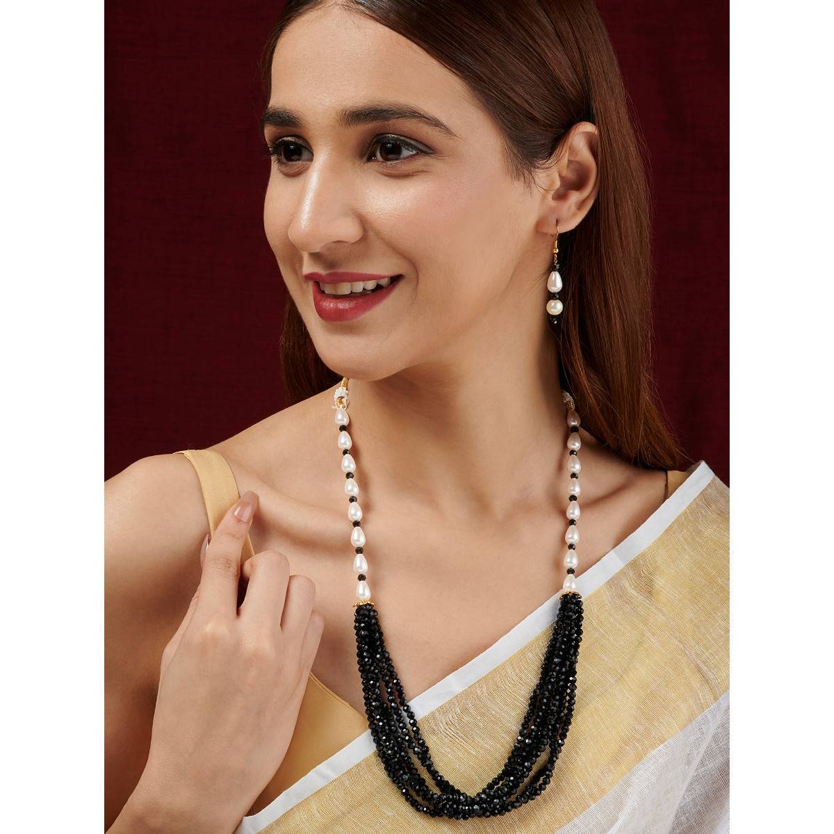 Teejh Chakra White and Black beaded Necklace Set