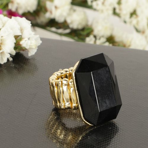 Crunchy Fashion Golden Plated Statement Black Solitaire Stone Ring For  Women: Buy Crunchy Fashion Golden Plated Statement Black Solitaire Stone  Ring For Women Online At Best Price In India | Nykaa