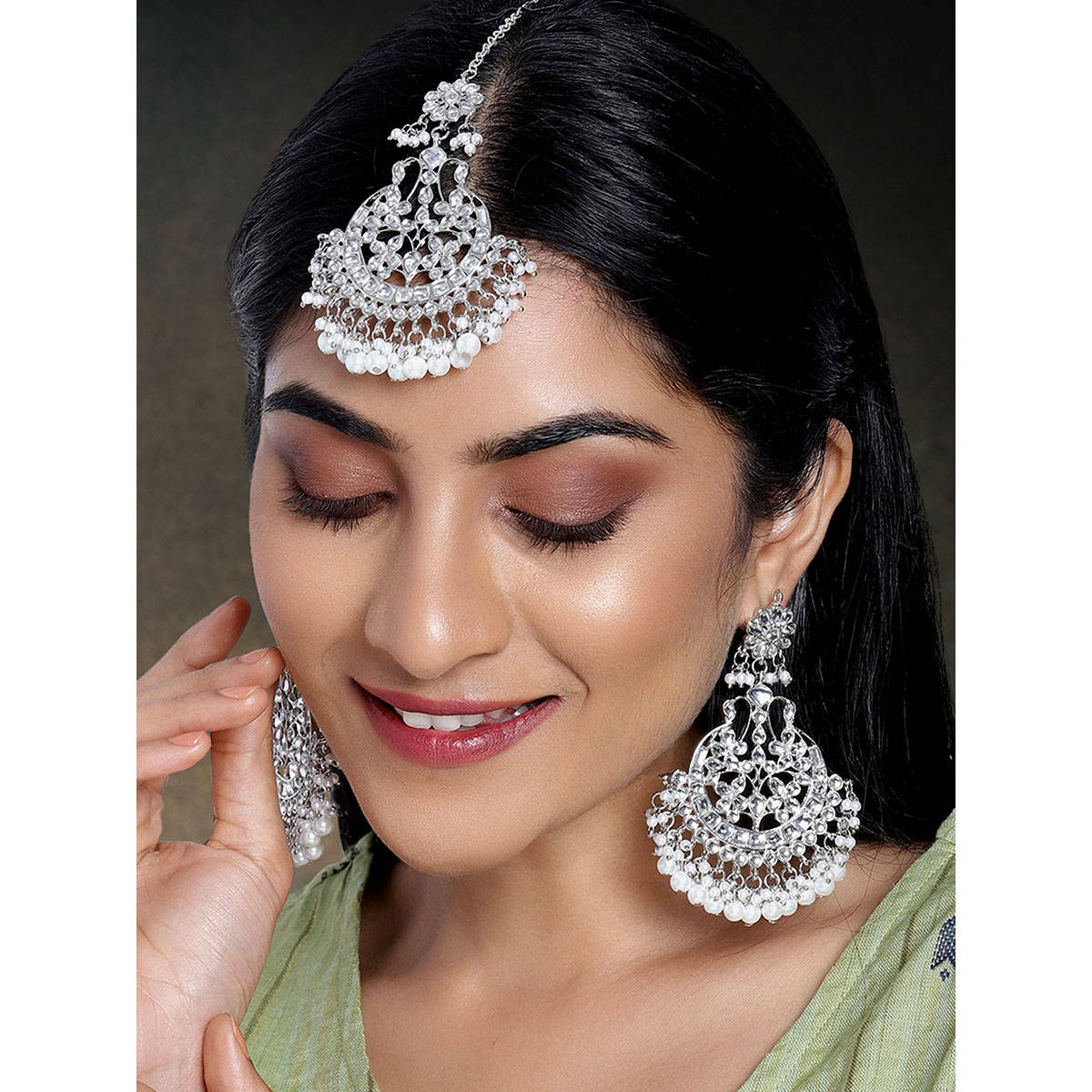 Peora Rhodium Plated Kundan and Faux Beads Studded Earrings Maang Tikka Set