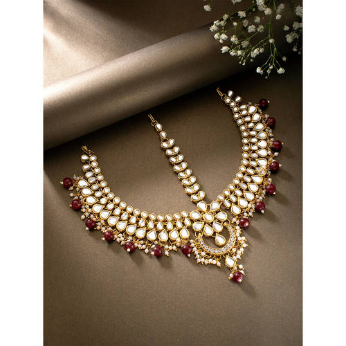 Buy Peora Maroon Kundan Pearl Maang Tikka Matha Patti Online display picture 3
