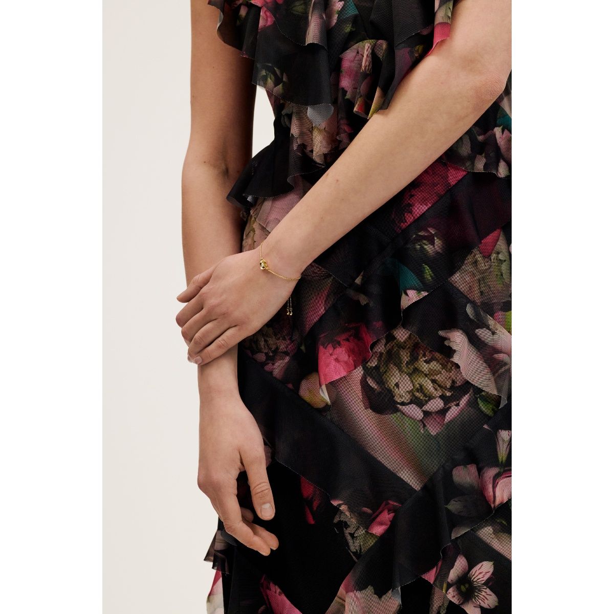 TED BAKER Florie Pearl Flower Adjustable ブレスレット Buy Ted Baker Gold Florie Pearl Flower Adjustable Bracelet