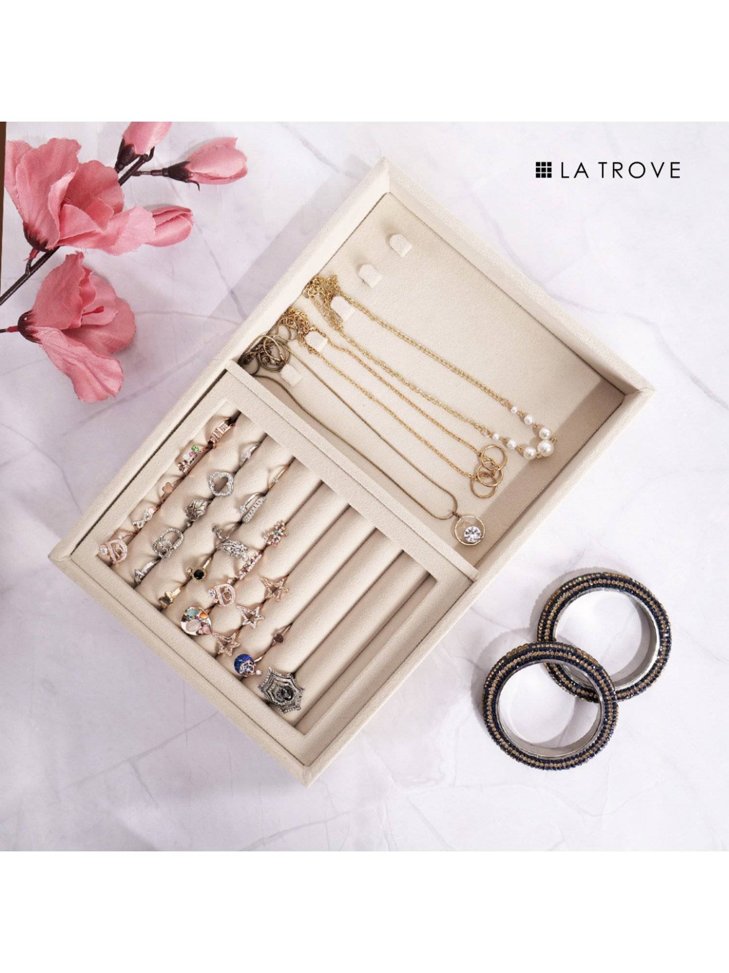 La Trove Premium Cream Velvet Ring + Chain Jewellery Storage Organizer Display Tray