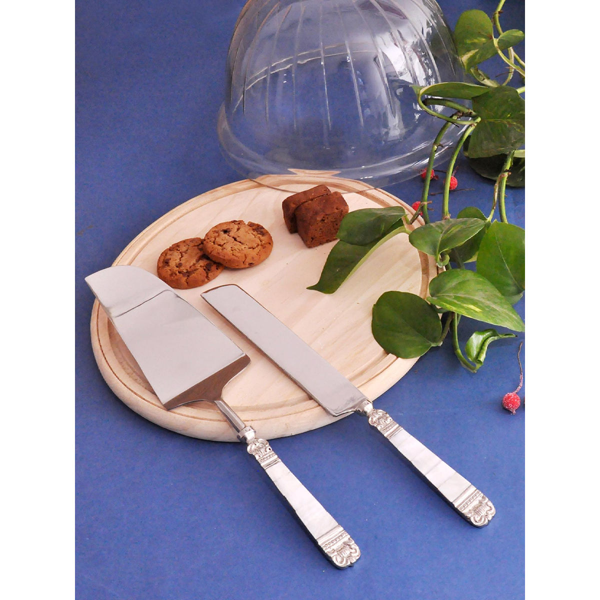 Assemblage Classic Mother Of Pearl Cake Knife & Spatula Set