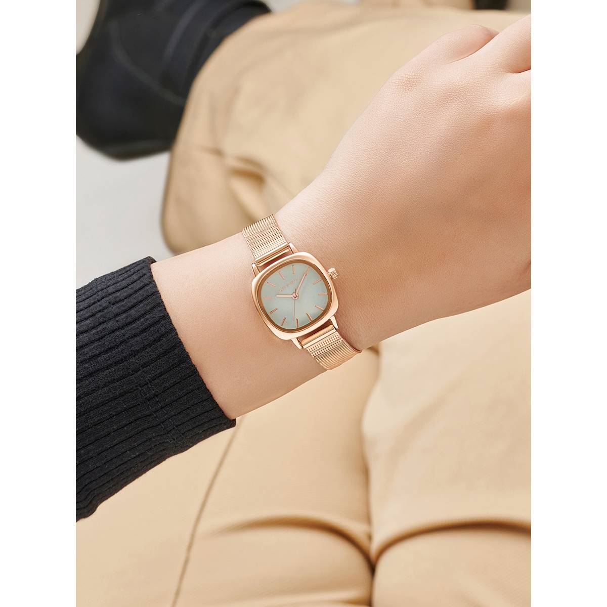 Joker & Witch Women Cinque Grey Square Dial Rose Gold Metallic Strap Watch (AMWW1117) (M)