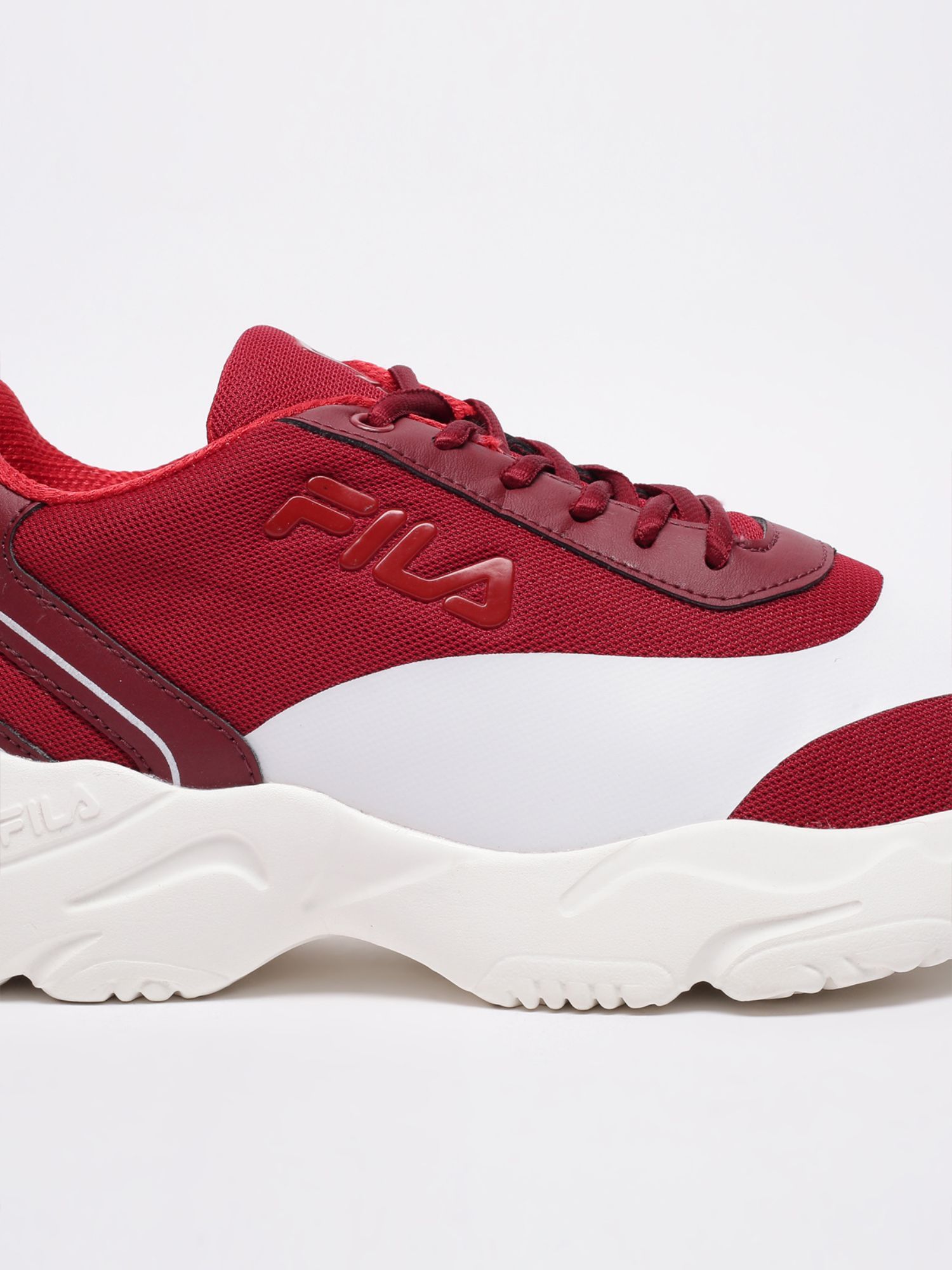 Fila stark low top