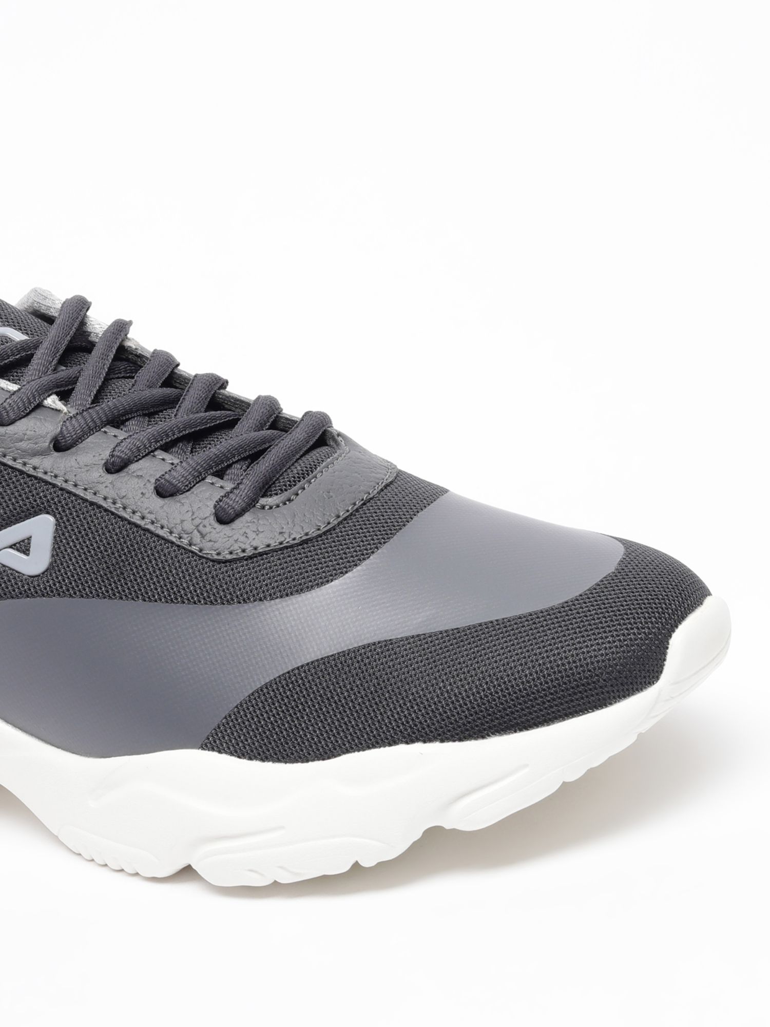 Fila stark best sale low