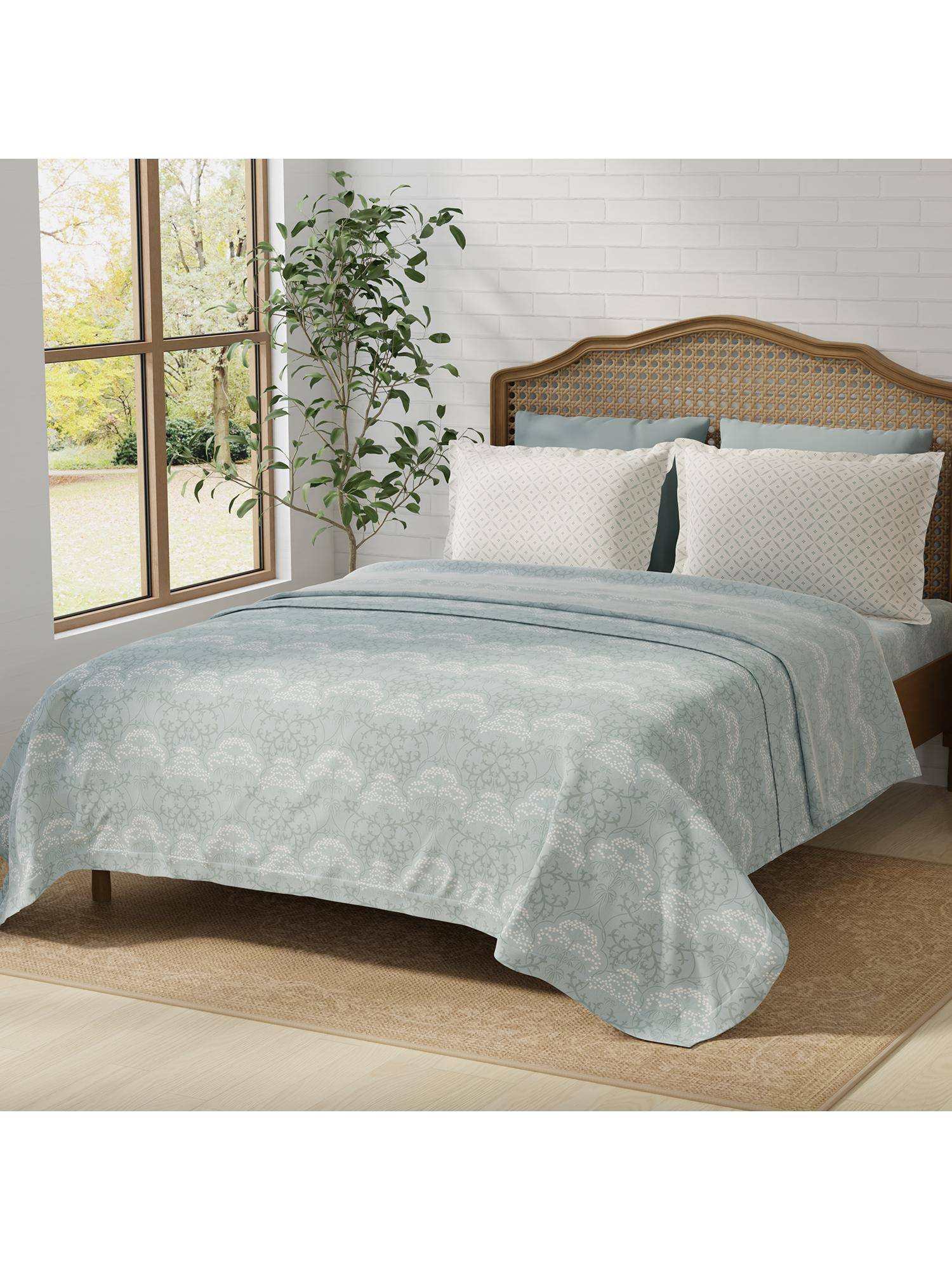 Layers Pristine 100% Cotton 180 TC Grey King Bedsheet with 2 Pillow Covers