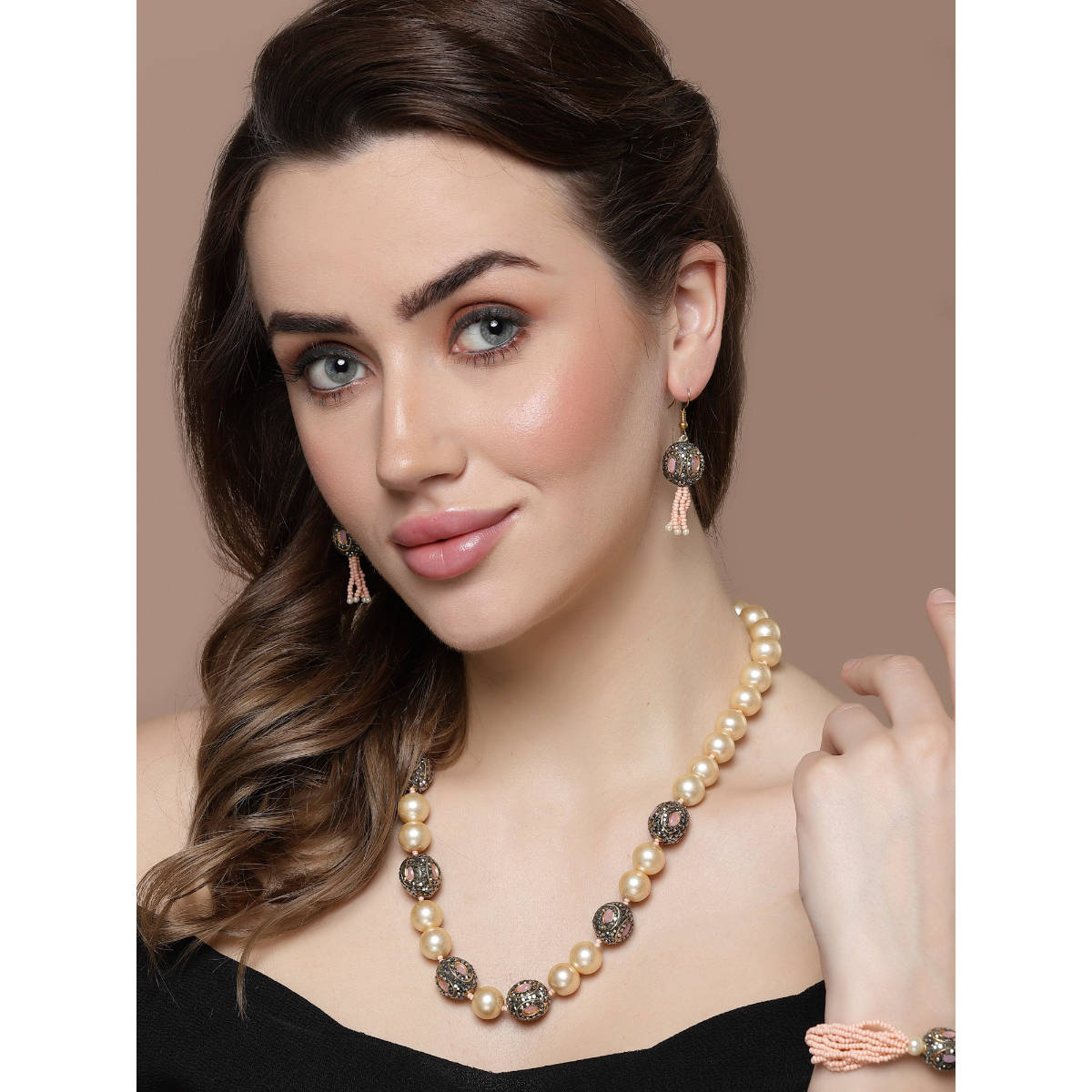 Dugran By Dugristyle Peach & Black Adjustable Bracelet with Kundan & American Diamond