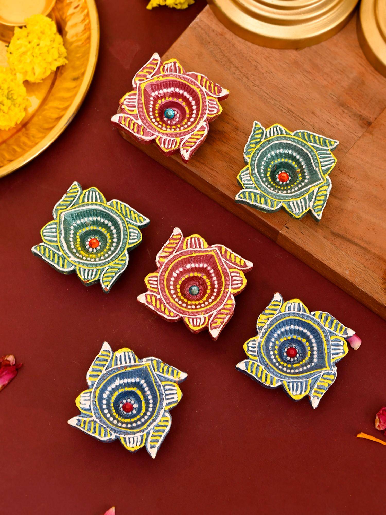 AAPNO RAJASTHAN Floral Leaf Terracotta Diyas (Pack of 6)