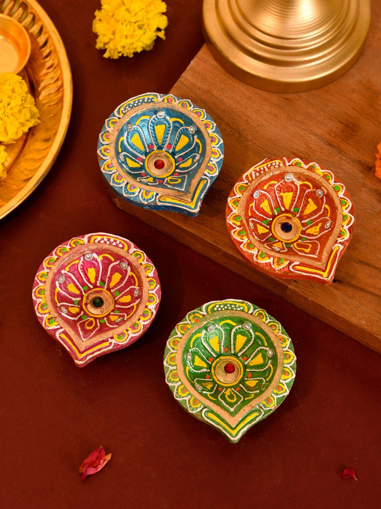 AAPNO RAJASTHAN Set Of 4 Diwali Designer Terracotta Diyas (Pack of 4)