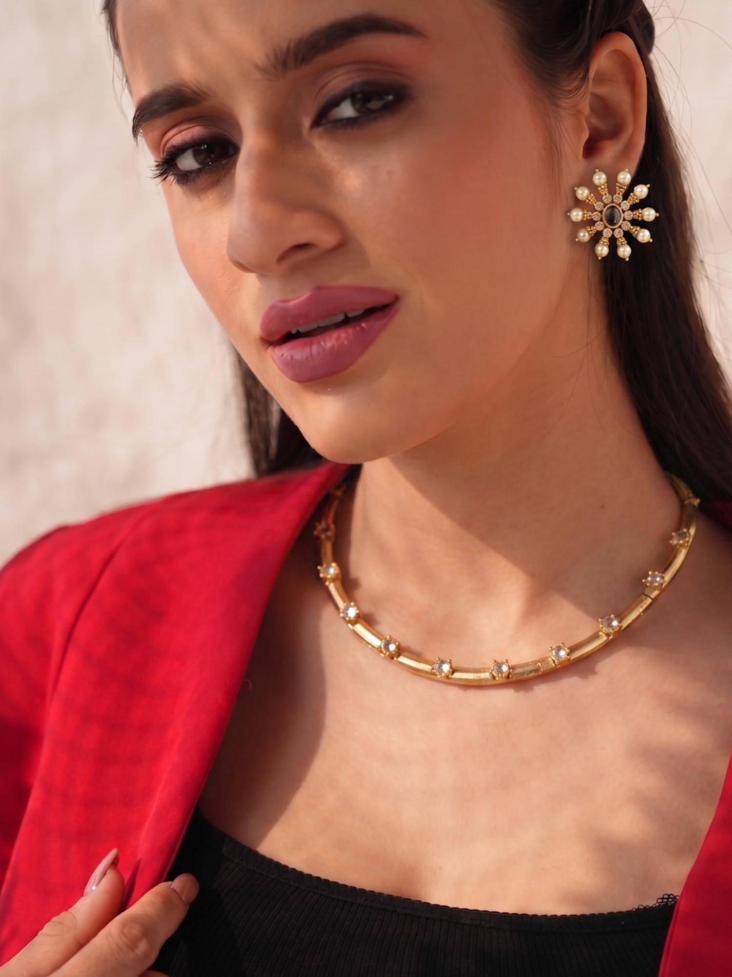BINNI Sundarika Golden Stone Necklace Set