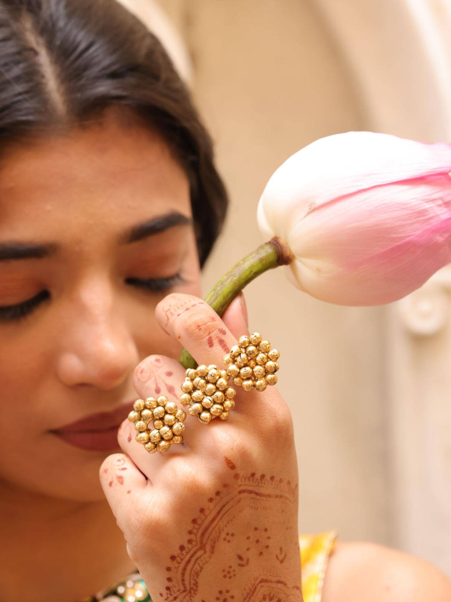 BINNI Golden Whisper Loop Ring