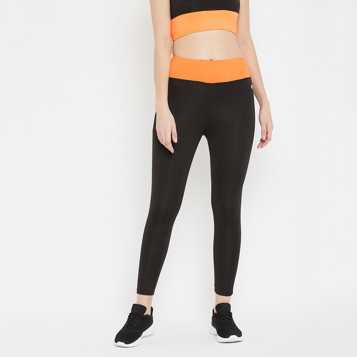 clovia activewear