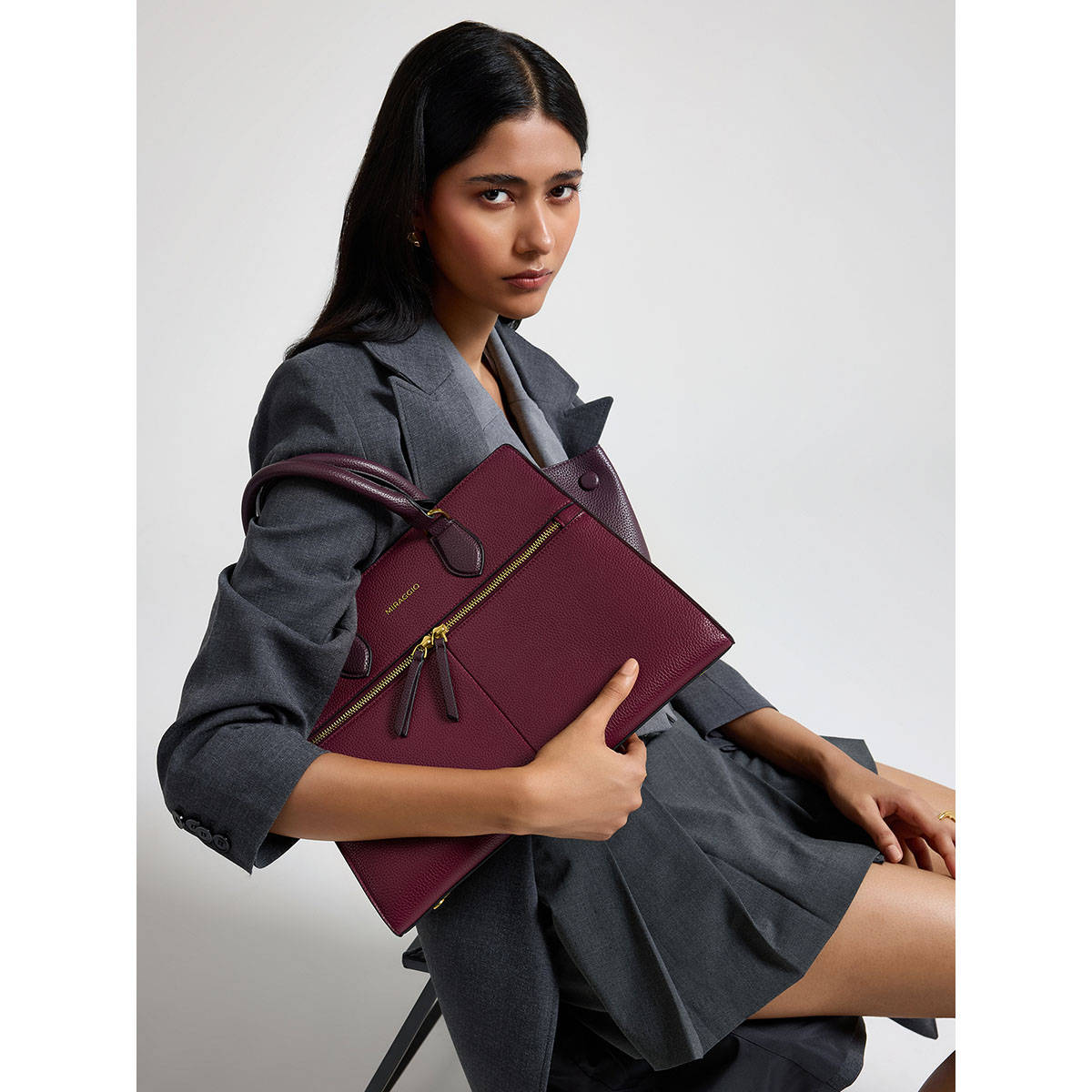 MIRAGGIO Wine Solid Sling Bag with Detachable Strap