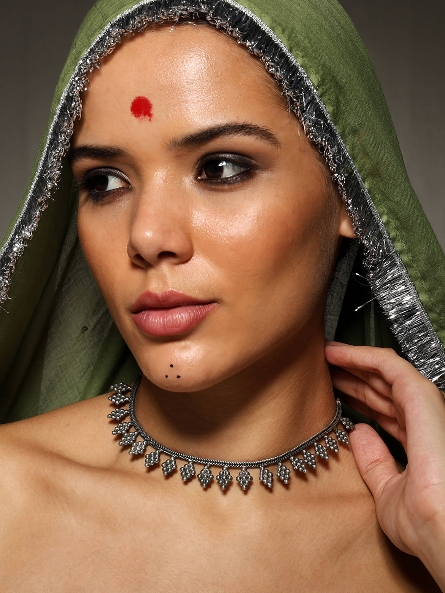 VENI 92.5 Silver-Plated Oxidised Necklace