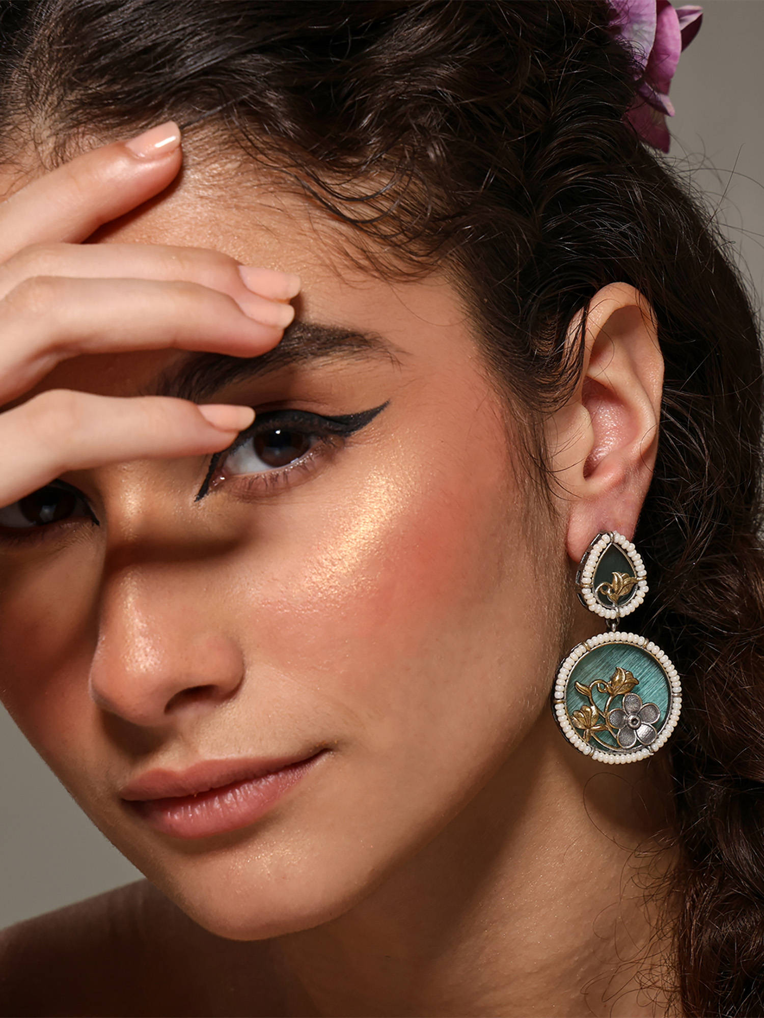 VENI 92.5 Silver Plated Artificial Stones Studded and Beaded Oxidised Circular Earrings