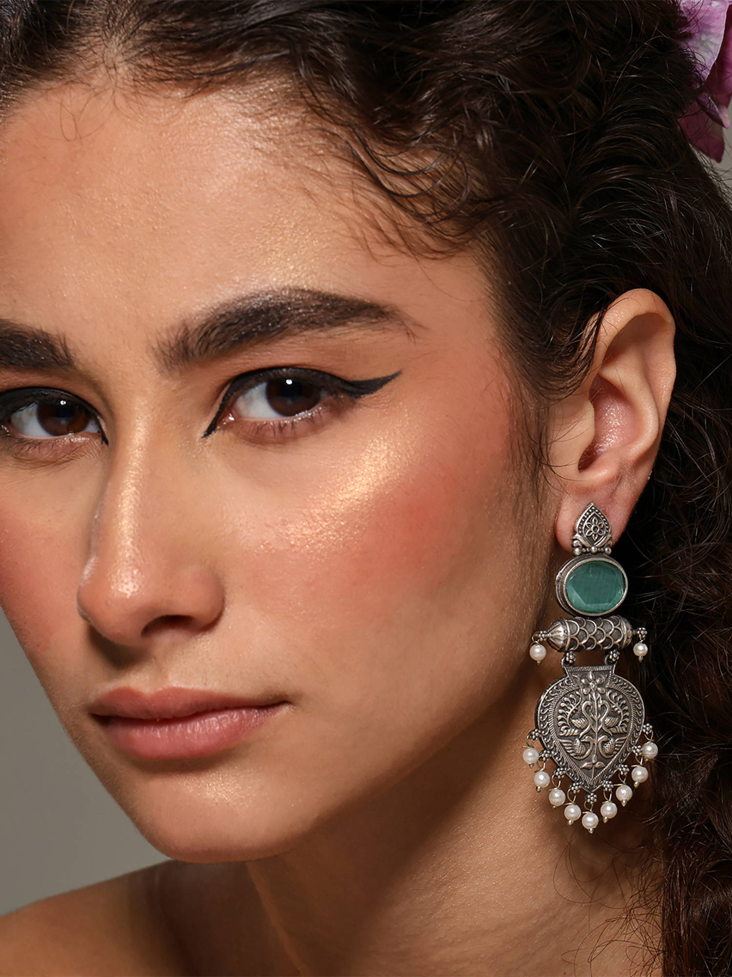 VENI 92.5 Silver Plated Artificial Stones Studded and Beaded Oxidised Oval Earrings