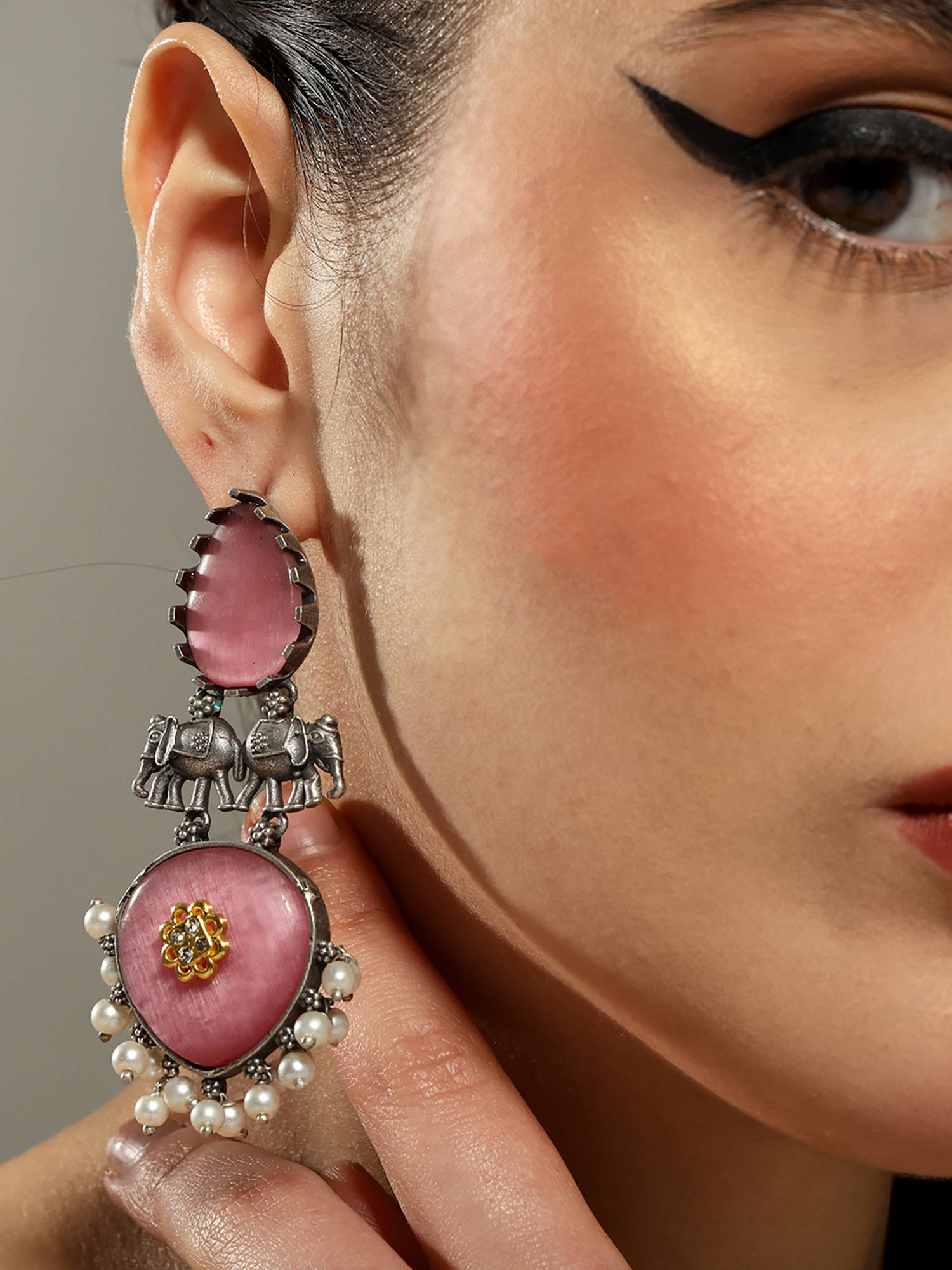 VENI Tear Shaped Earrings