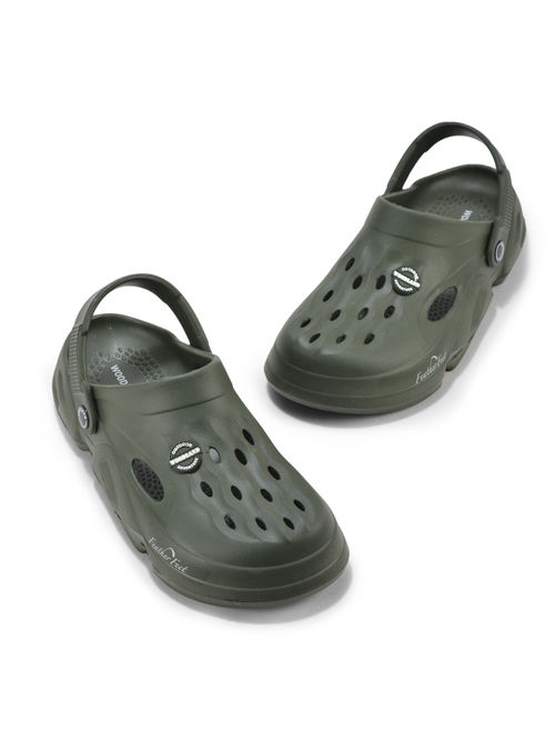 WOODLAND Men Casual Olive Clogs