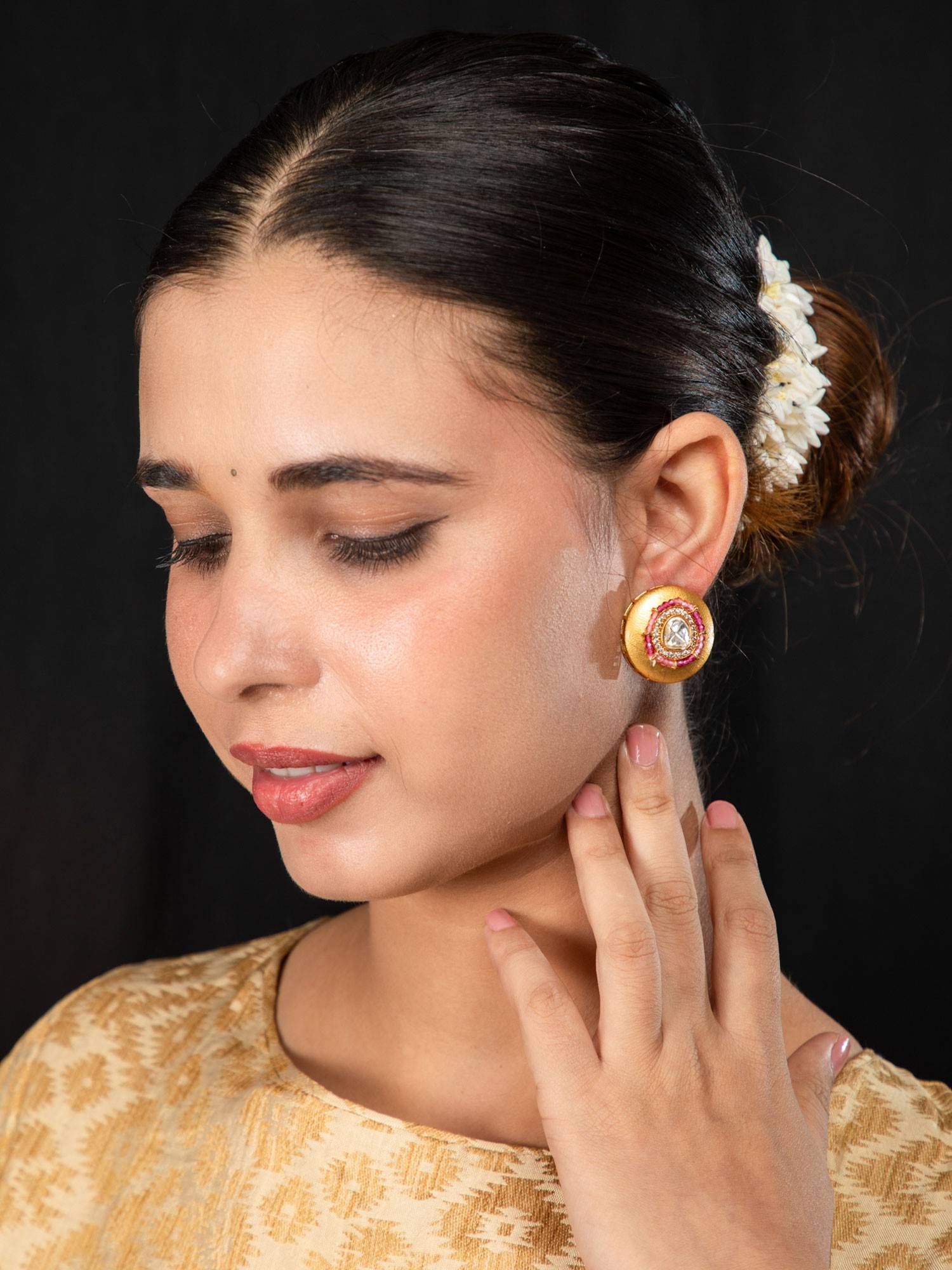 Niscka Matte Gold Round Earrings