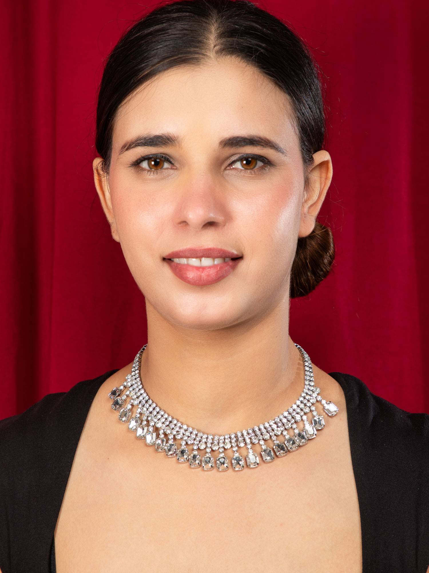 Niscka Rhodium Plated Silver Necklace