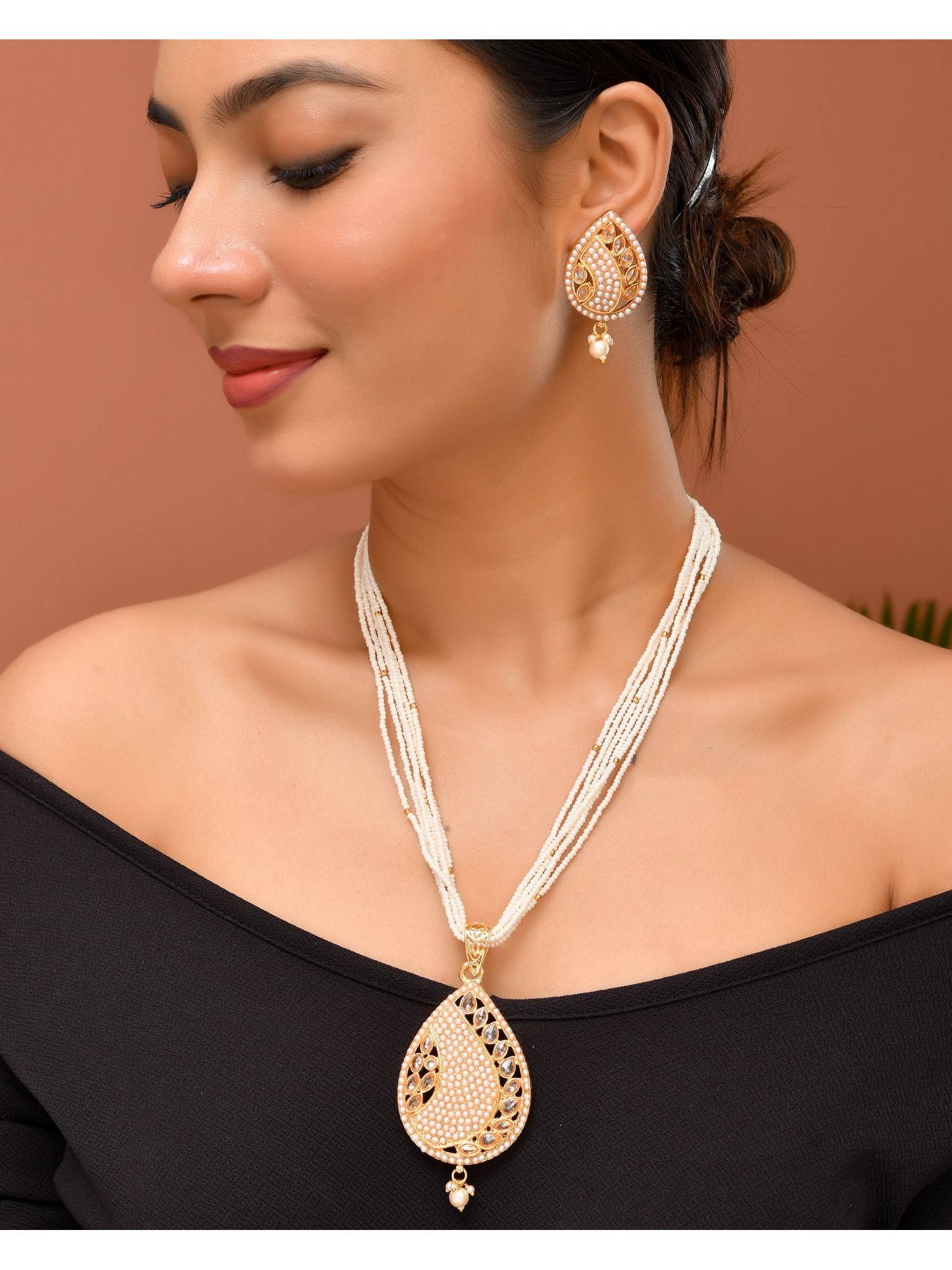 VOJ Gold Plated Kundan Studded Traditional Jewellery Set