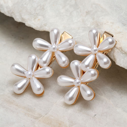 Ferosh Floral Pearl Hair Clips - Set Of 2: Buy Ferosh Floral Pearl Hair  Clips - Set Of 2 Online at Best Price in India | Nykaa